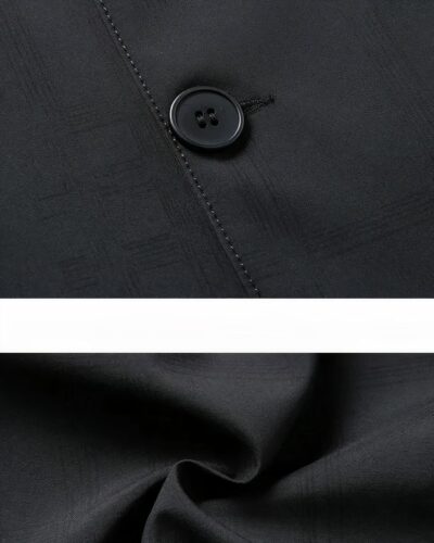 Photo d'un blazer homme grande taille bleu marine avec poches plaquées, doublure, col cranté, sur un cintre en bois clair, inscription taille 7XL en rouge et poids conseillé le tout sur un fond blanc