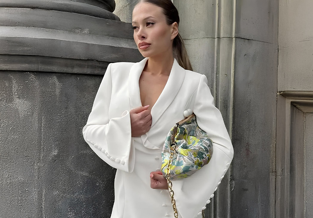 IMG_04_27_robe_blazer_blanche_manches_evasees_description1
