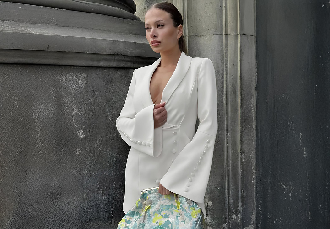 IMG_04_27_robe_blazer_blanche_manches_evasees_description2