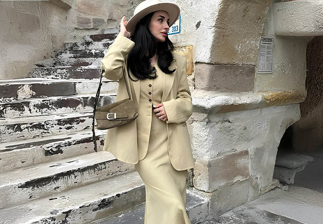 IMG_04_30_ensemble_blazer_femme_gilet_jupe_longue_description3